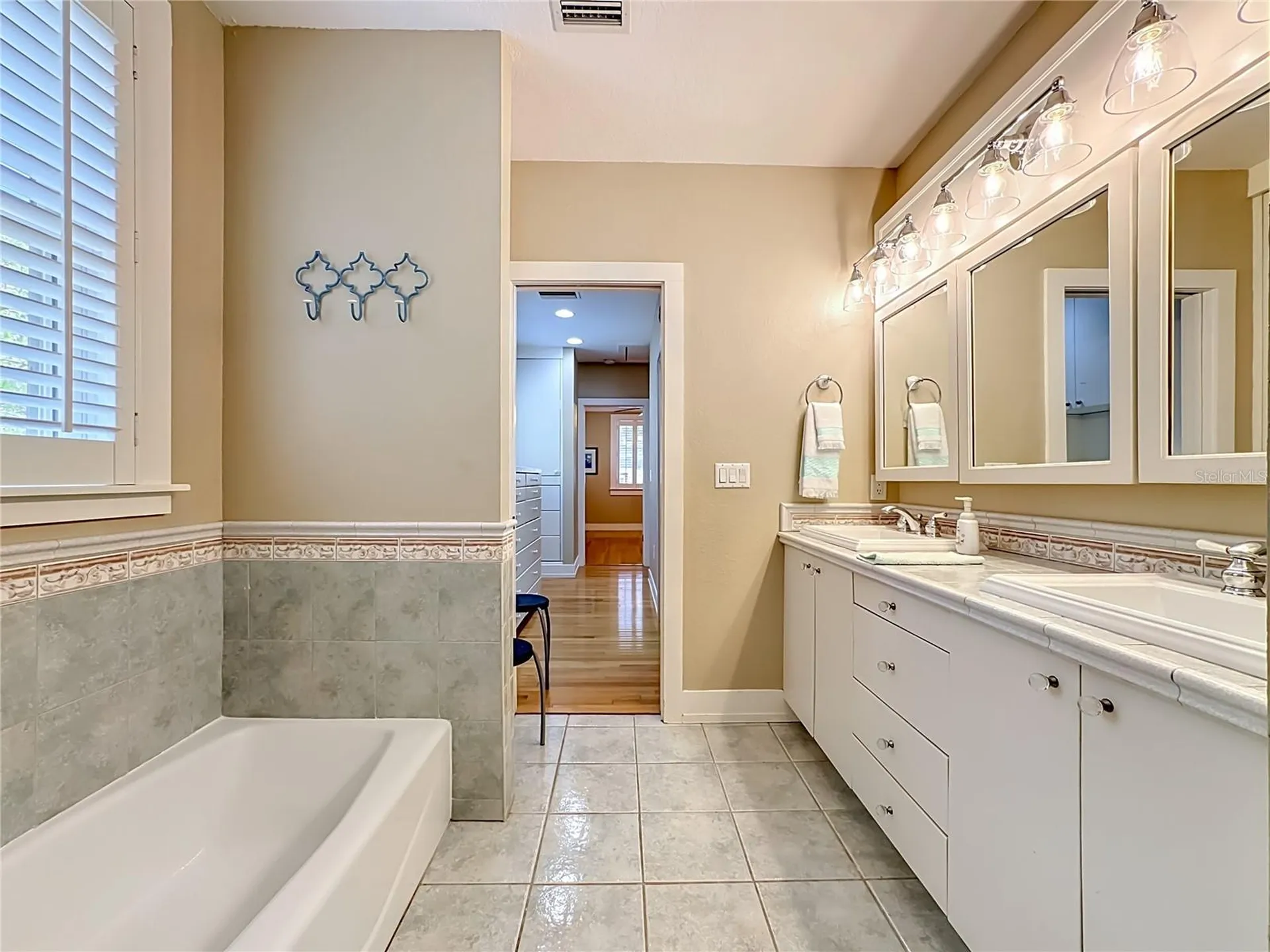 3621 1st Avenue W Bradenton FL 34205