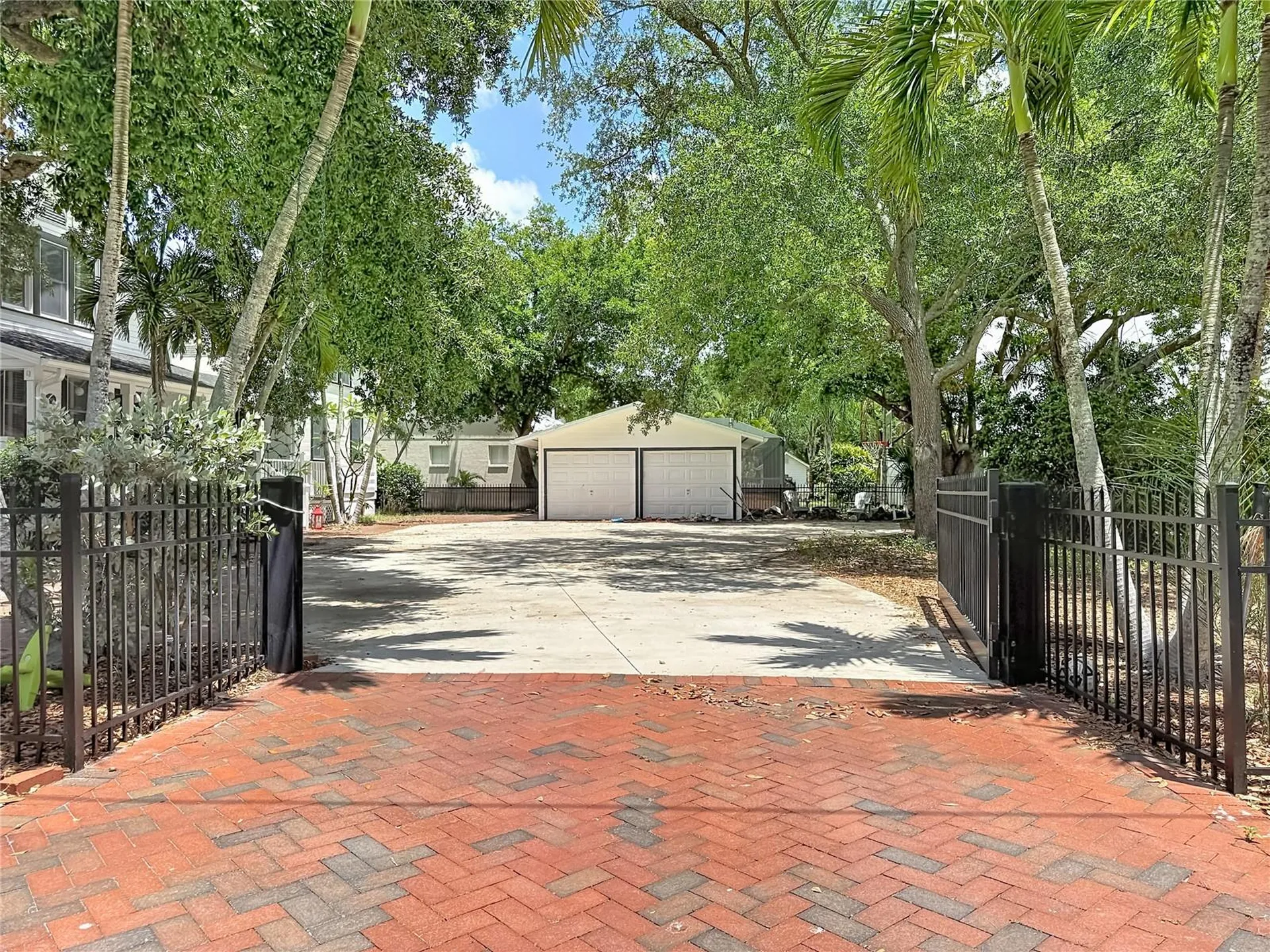 3621 1st Avenue W Bradenton FL 34205