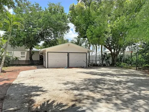 3621 1st Avenue W Bradenton FL 34205