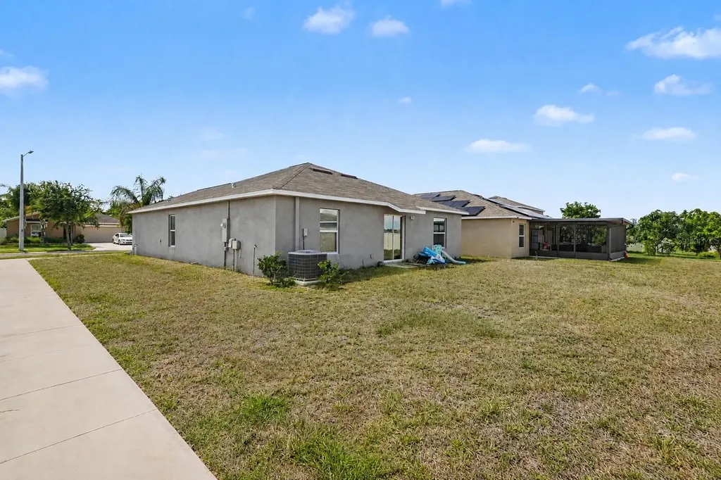 1733 Broad Winged Hawk Drive Ruskin FL 33570