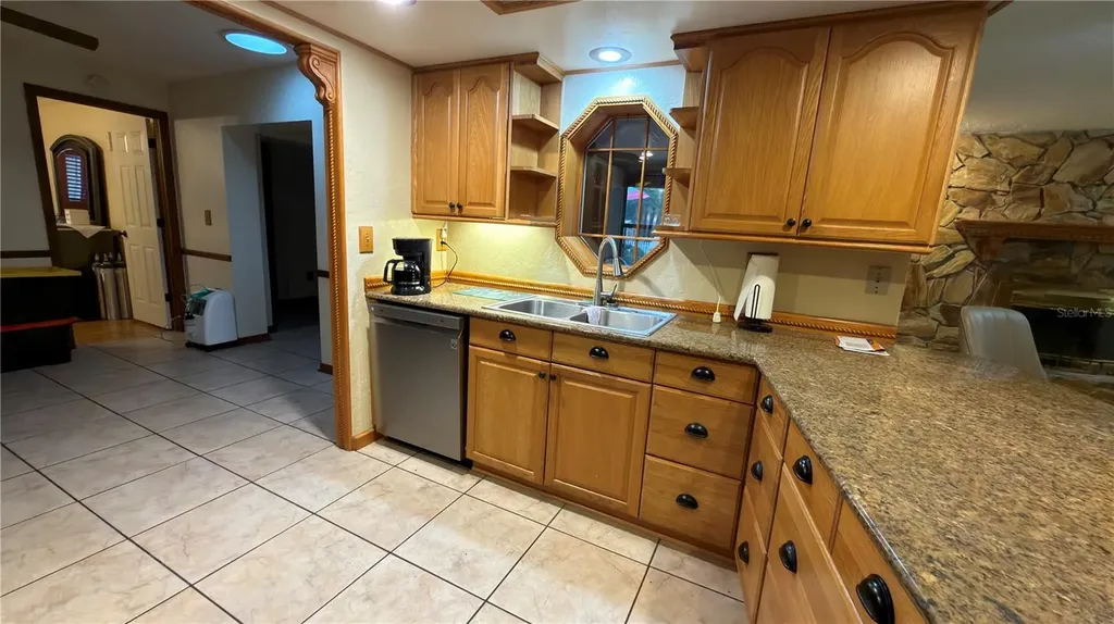 4076 S Oakhurst Drive Homosassa FL 34446
