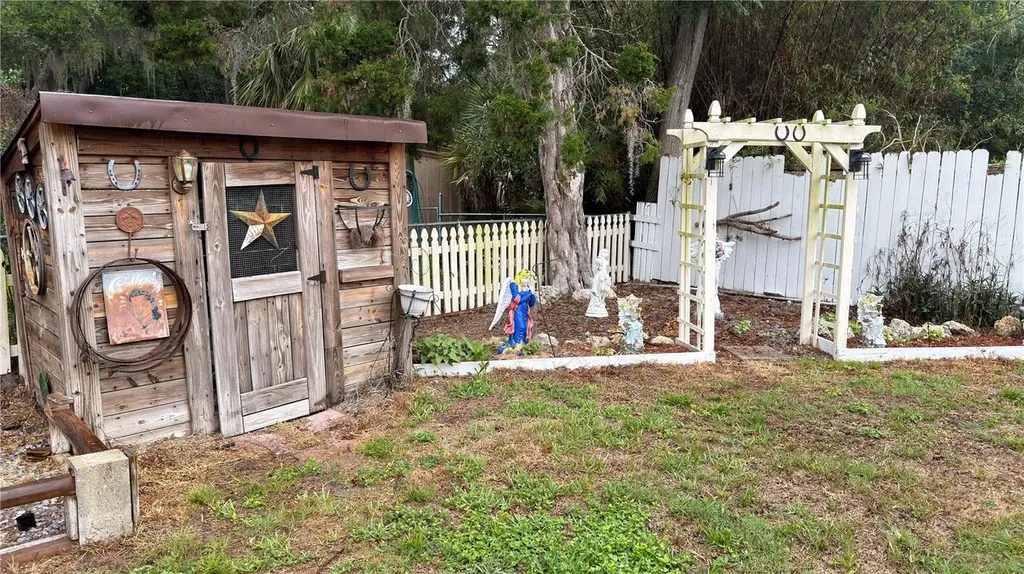 4076 S Oakhurst Drive Homosassa FL 34446