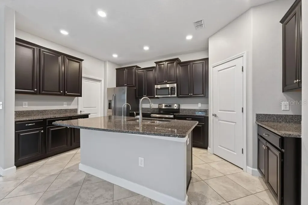 9832 Sage Creek Drive Sun City Center FL 33573