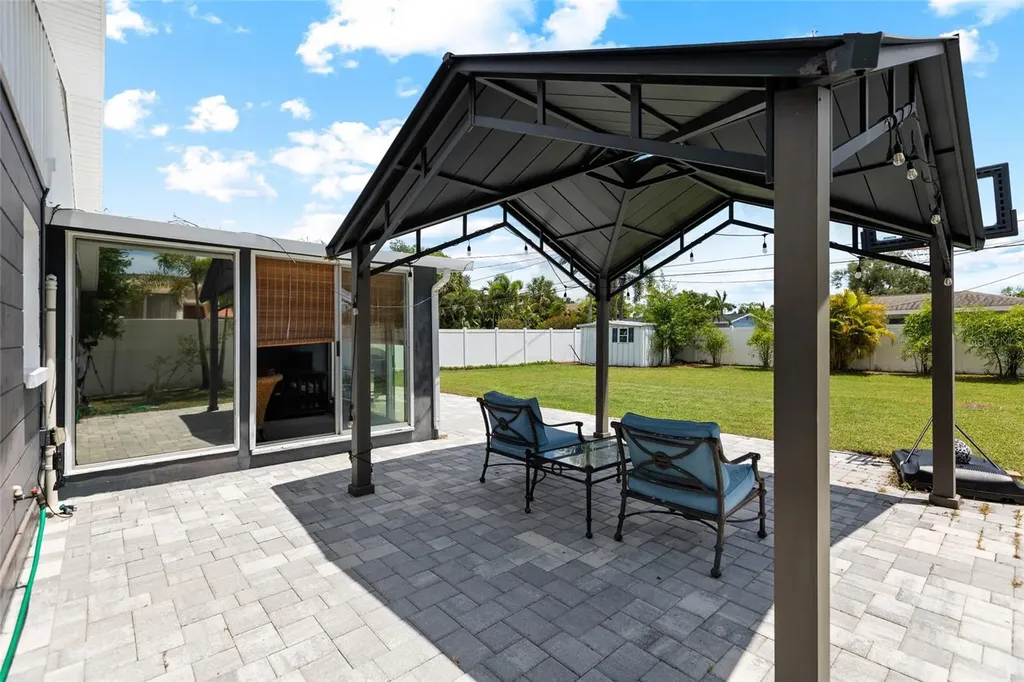 1124 40th Avenue NE St Petersburg FL 33703