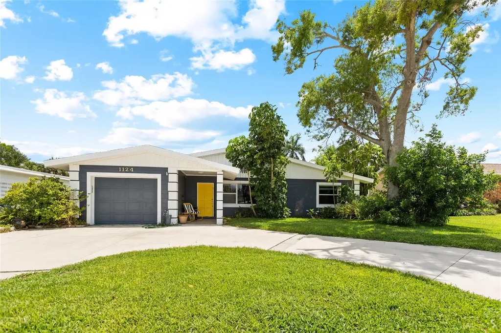 1124 40th Avenue NE St Petersburg FL 33703