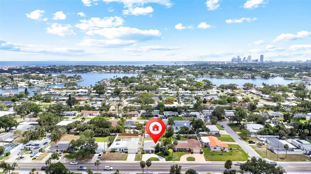 1124 40th Avenue NE St Petersburg FL 33703