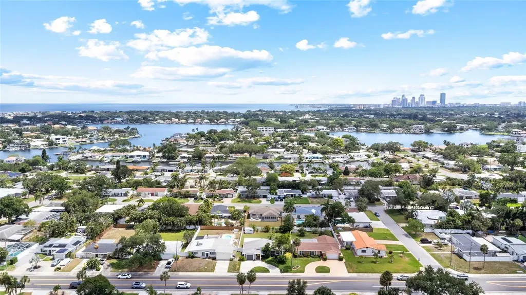 1124 40th Avenue NE St Petersburg FL 33703