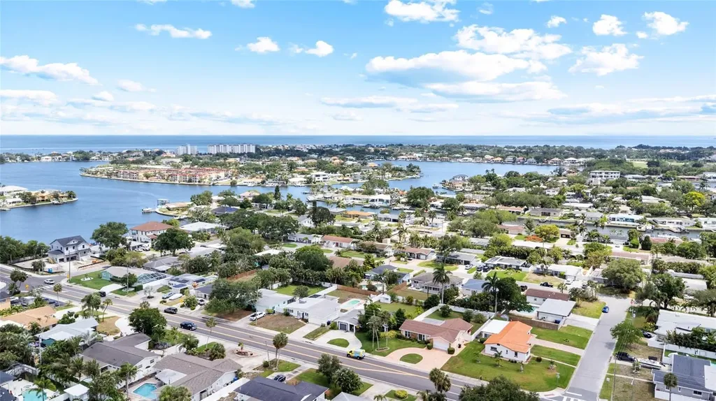 1124 40th Avenue NE St Petersburg FL 33703