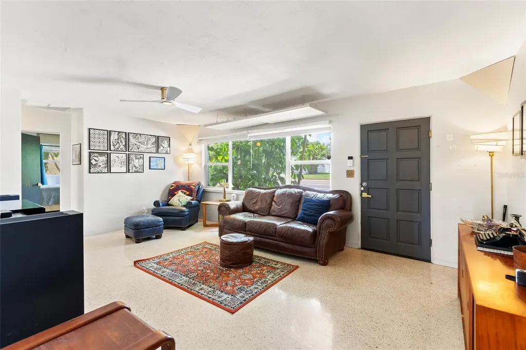 1124 40th Avenue NE St Petersburg FL 33703