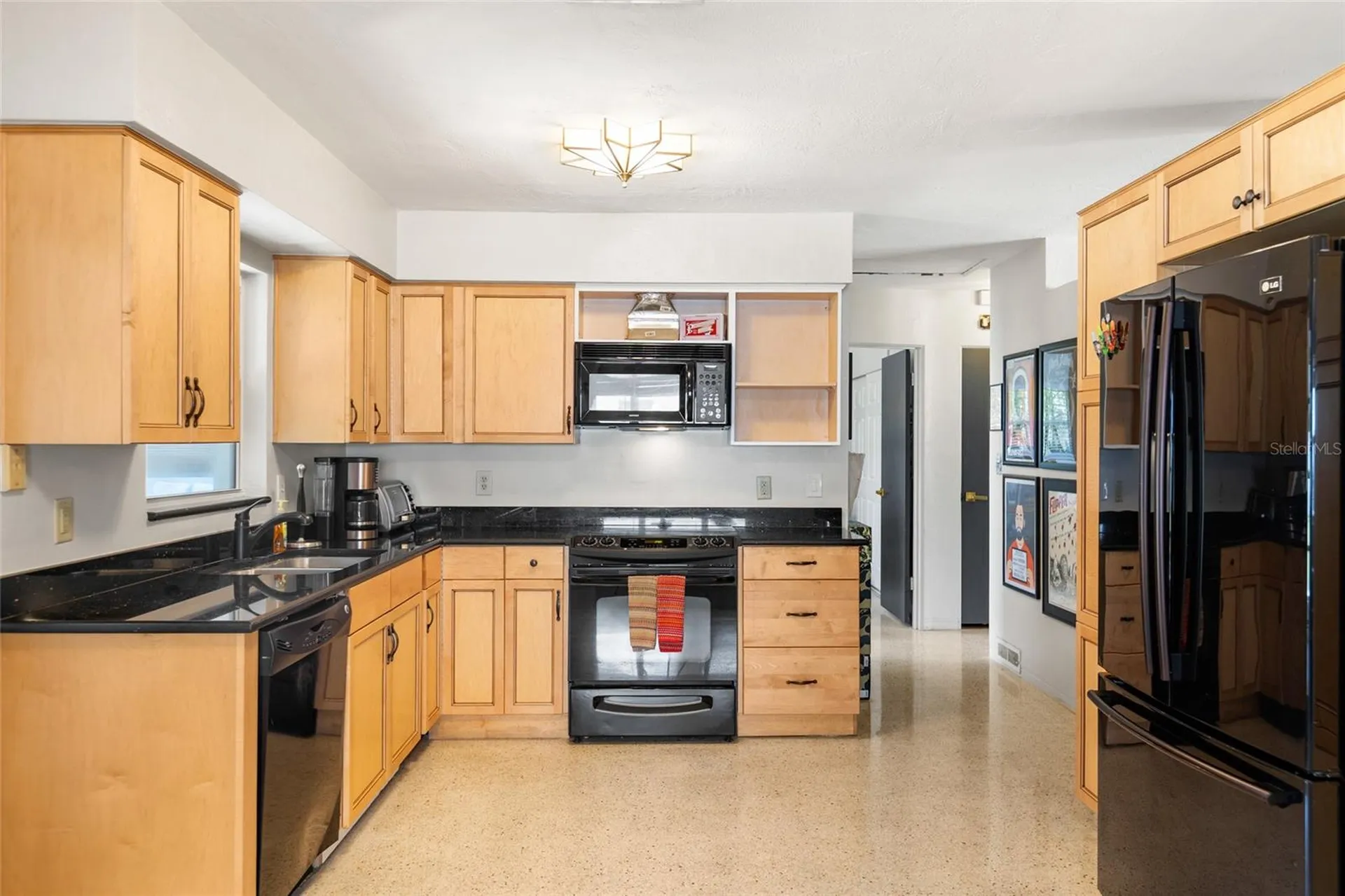 1124 40th Avenue NE St Petersburg FL 33703