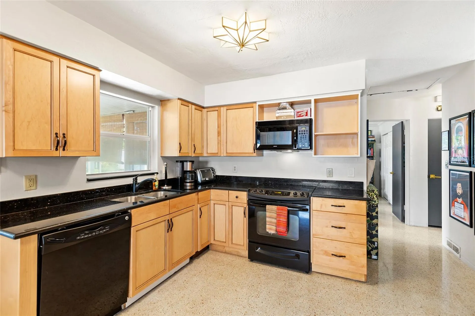 1124 40th Avenue NE St Petersburg FL 33703