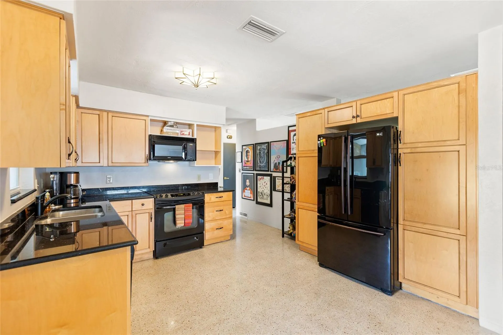 1124 40th Avenue NE St Petersburg FL 33703