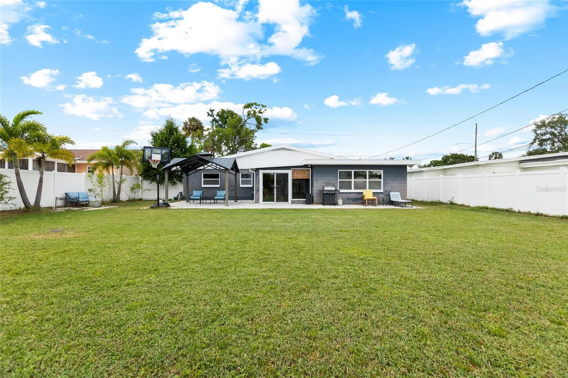 1124 40th Avenue NE St Petersburg FL 33703