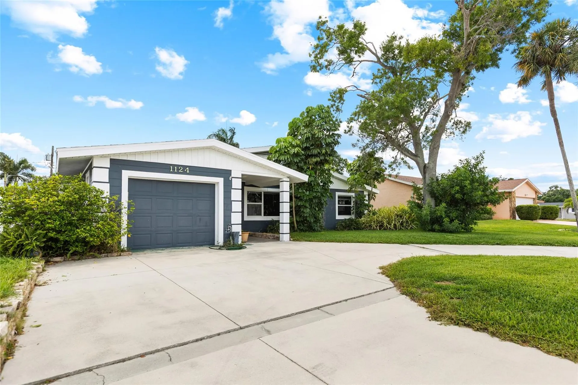 1124 40th Avenue NE St Petersburg FL 33703