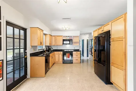 1124 40th Avenue NE St Petersburg FL 33703