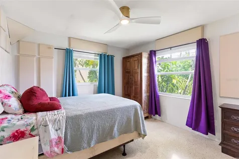 1124 40th Avenue NE St Petersburg FL 33703