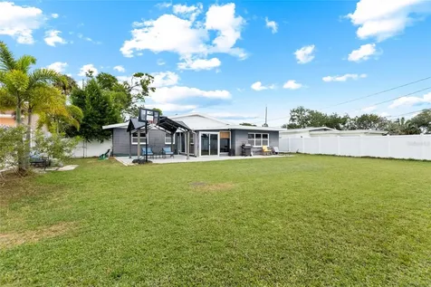 1124 40th Avenue NE St Petersburg FL 33703