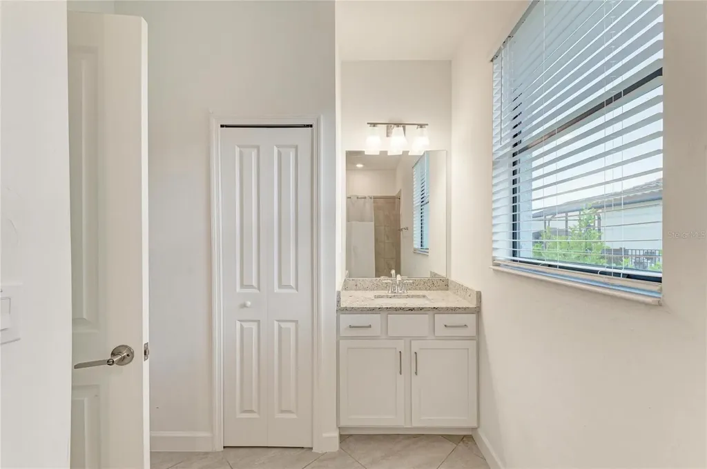 5325 Coral Reef Way Bradenton FL 34211