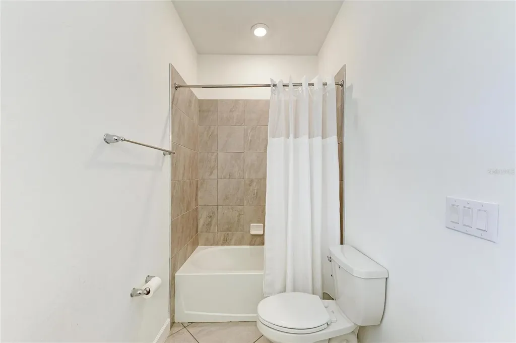 5325 Coral Reef Way Bradenton FL 34211