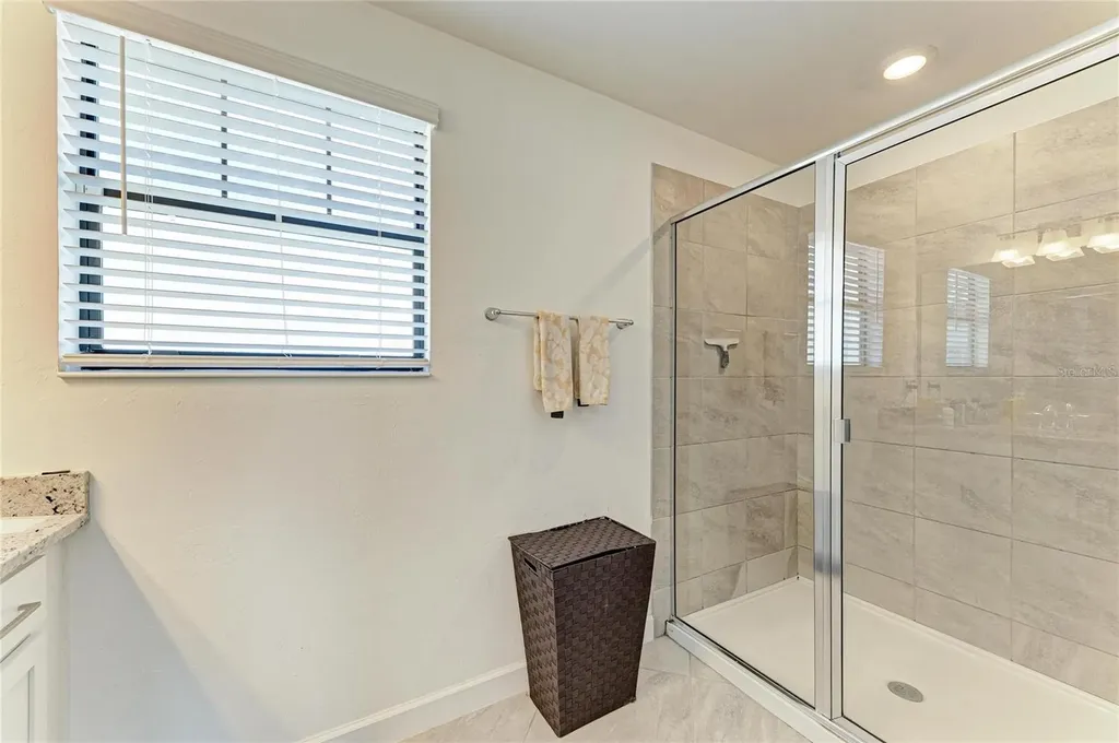 5325 Coral Reef Way Bradenton FL 34211