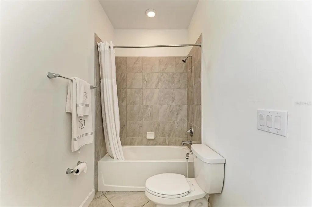 5325 Coral Reef Way Bradenton FL 34211