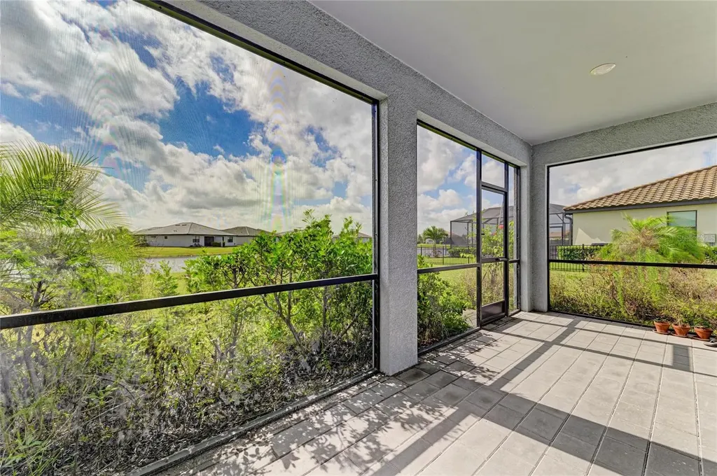 5325 Coral Reef Way Bradenton FL 34211