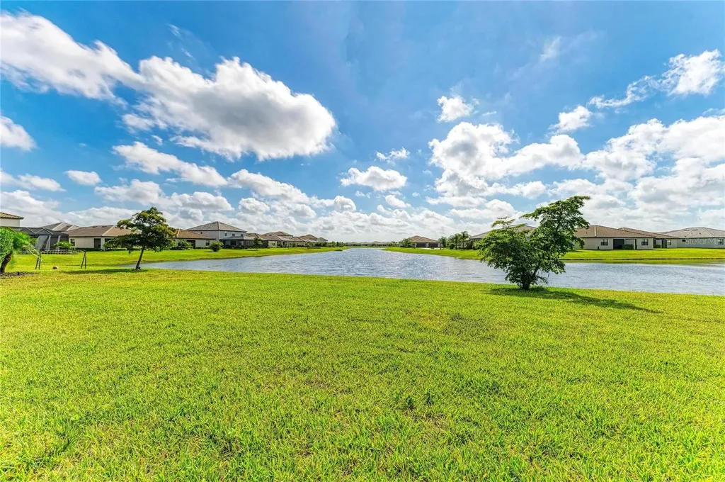 5325 Coral Reef Way Bradenton FL 34211