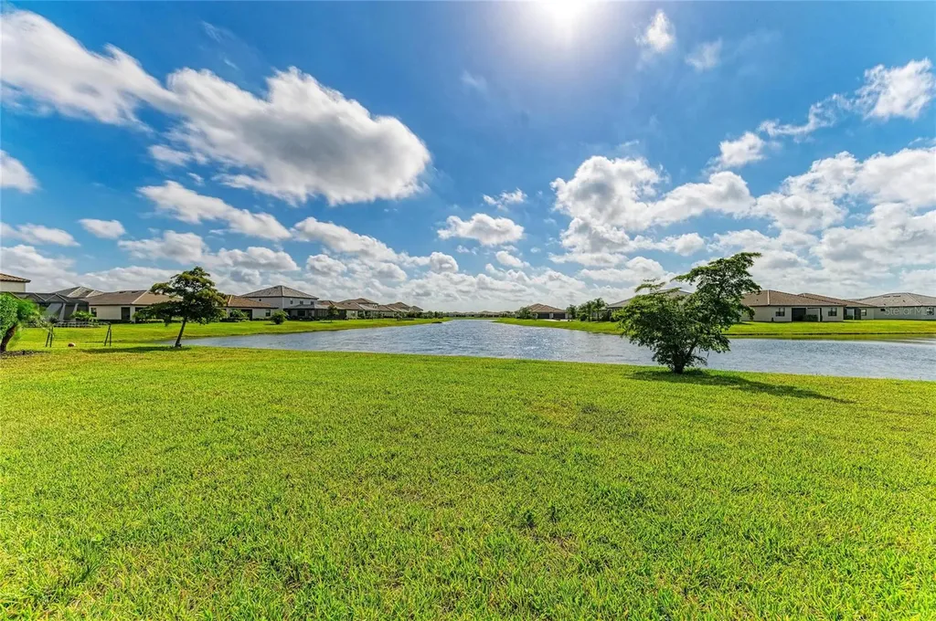 5325 Coral Reef Way Bradenton FL 34211