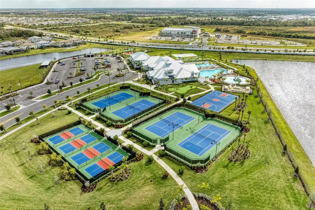 5325 Coral Reef Way Bradenton FL 34211