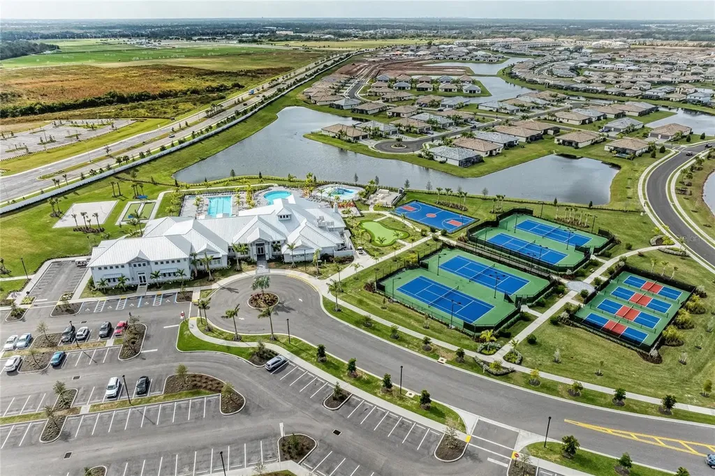 5325 Coral Reef Way Bradenton FL 34211