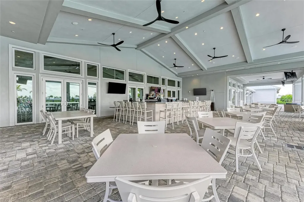 5325 Coral Reef Way Bradenton FL 34211