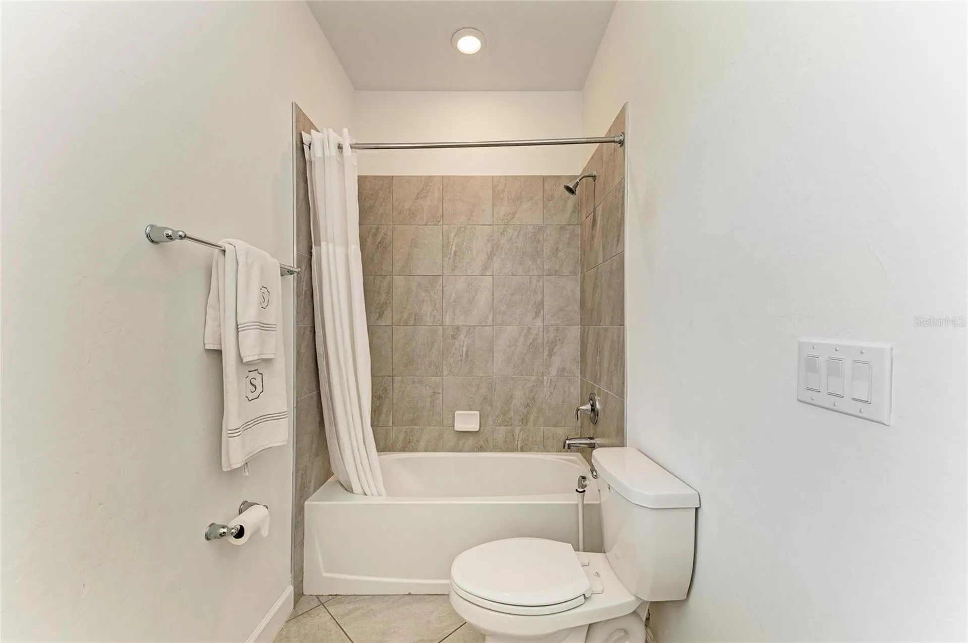 5325 Coral Reef Way Bradenton FL 34211