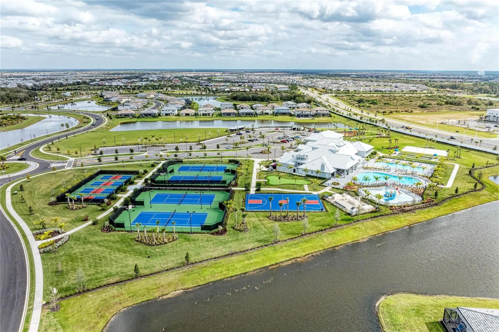 5325 Coral Reef Way Bradenton FL 34211