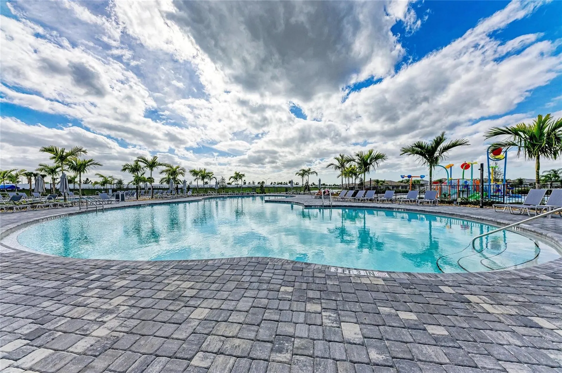 5325 Coral Reef Way Bradenton FL 34211