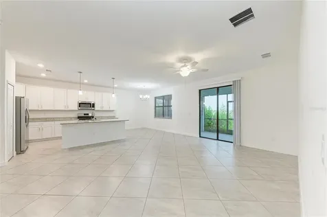 5325 Coral Reef Way Bradenton FL 34211