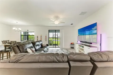 5325 Coral Reef Way Bradenton FL 34211