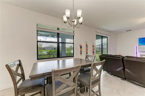 5325 Coral Reef Way Bradenton FL 34211