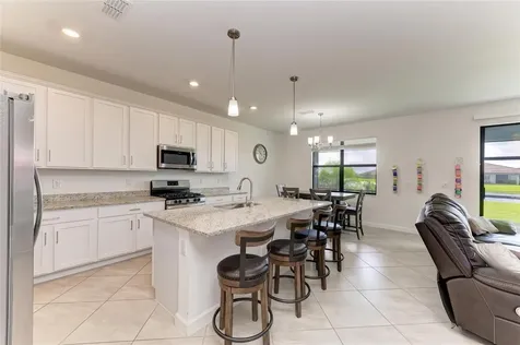 5325 Coral Reef Way Bradenton FL 34211