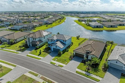 5325 Coral Reef Way Bradenton FL 34211