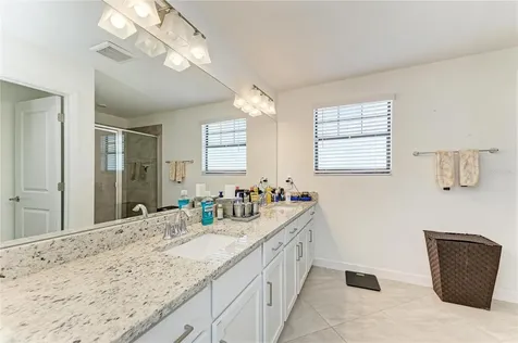 5325 Coral Reef Way Bradenton FL 34211