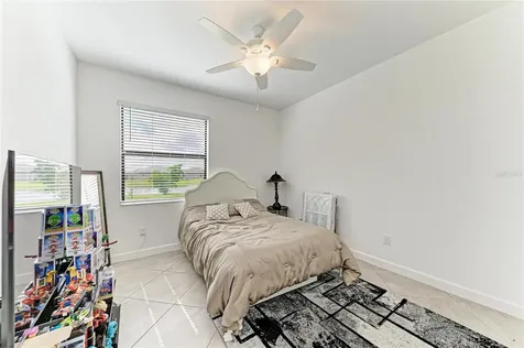 5325 Coral Reef Way Bradenton FL 34211