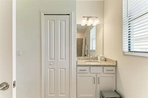 5325 Coral Reef Way Bradenton FL 34211