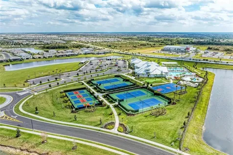 5325 Coral Reef Way Bradenton FL 34211