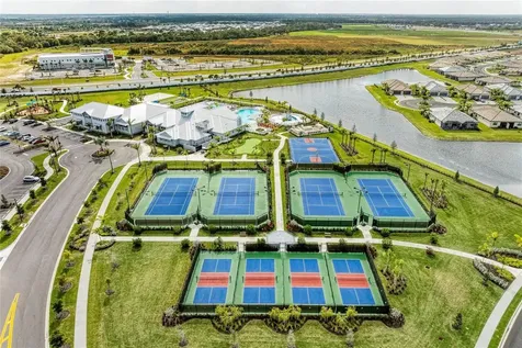 5325 Coral Reef Way Bradenton FL 34211