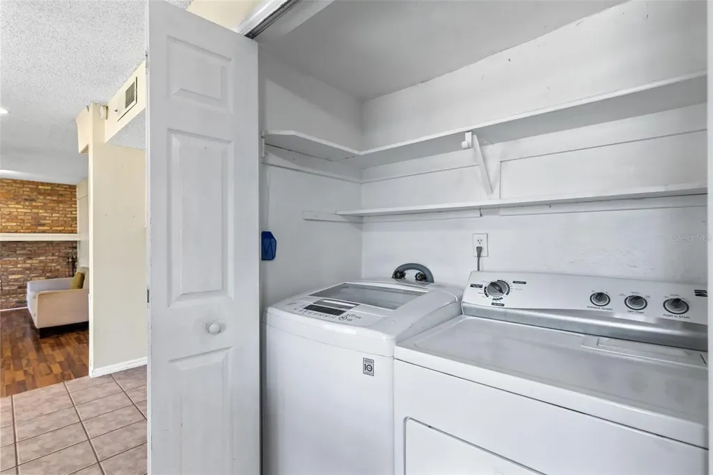 8698 Hillside Drive Orlando FL 32810