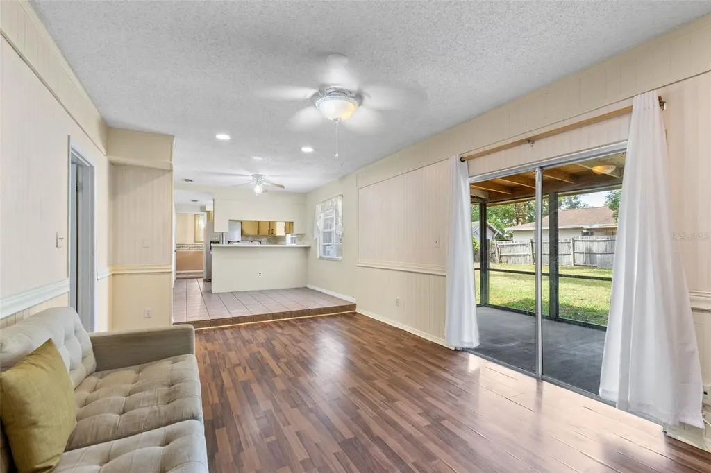 8698 Hillside Drive Orlando FL 32810