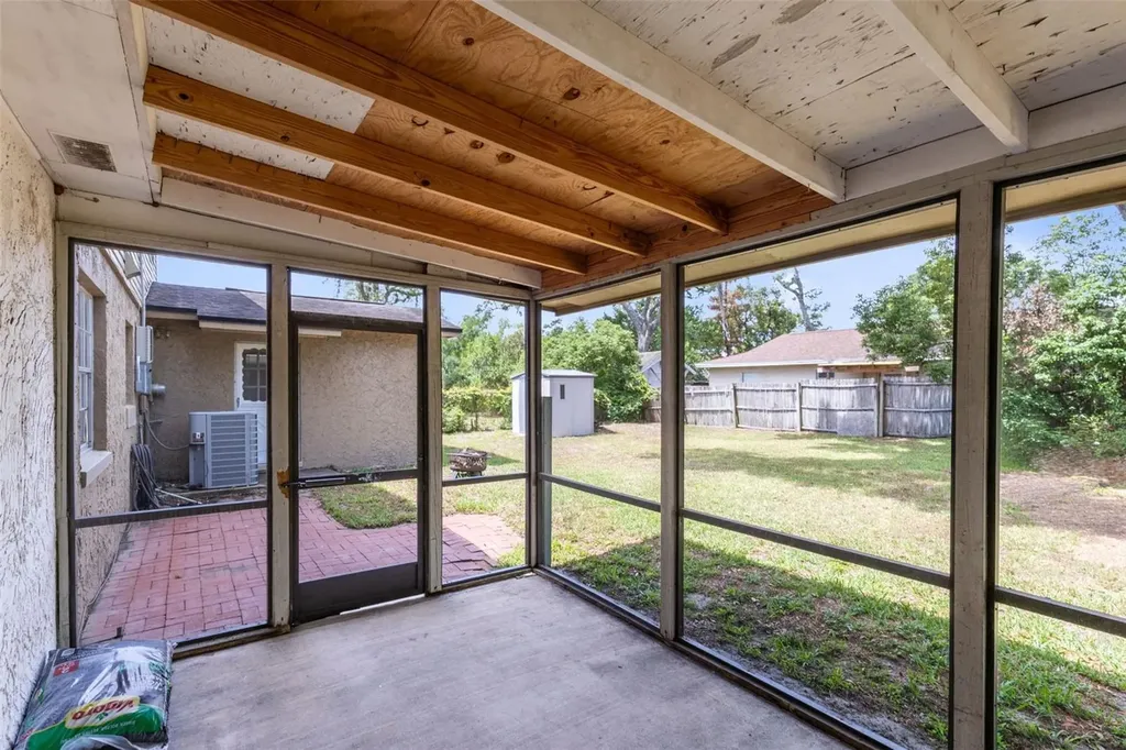 8698 Hillside Drive Orlando FL 32810