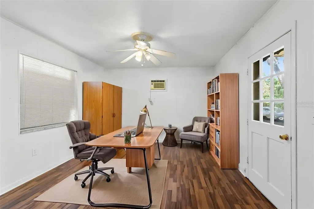 8698 Hillside Drive Orlando FL 32810