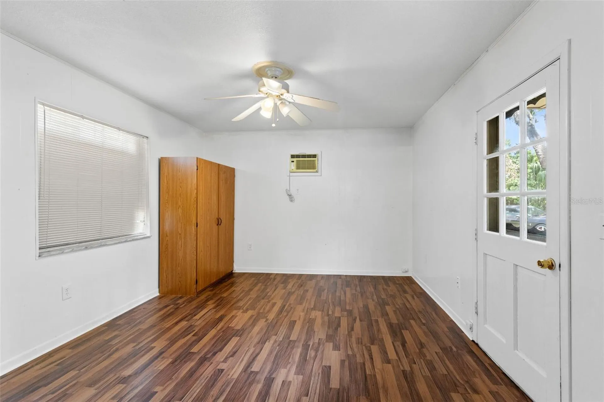 8698 Hillside Drive Orlando FL 32810