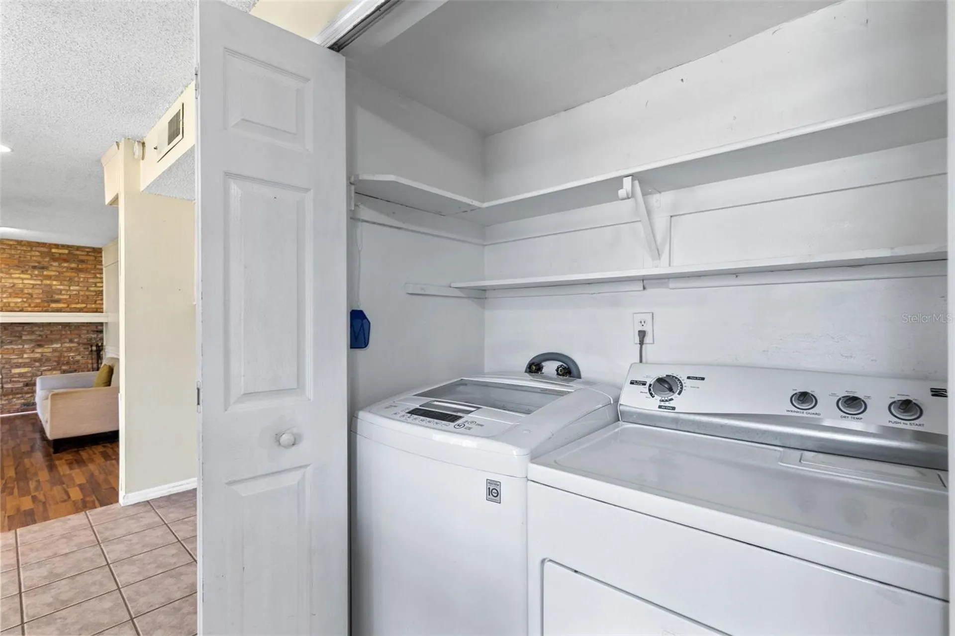 8698 Hillside Drive Orlando FL 32810